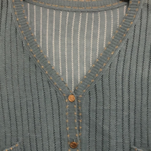 Top V-neck botton down - Picture 2 of 4